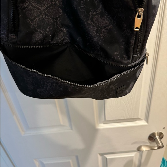 Backpack - Picture 3 of 4